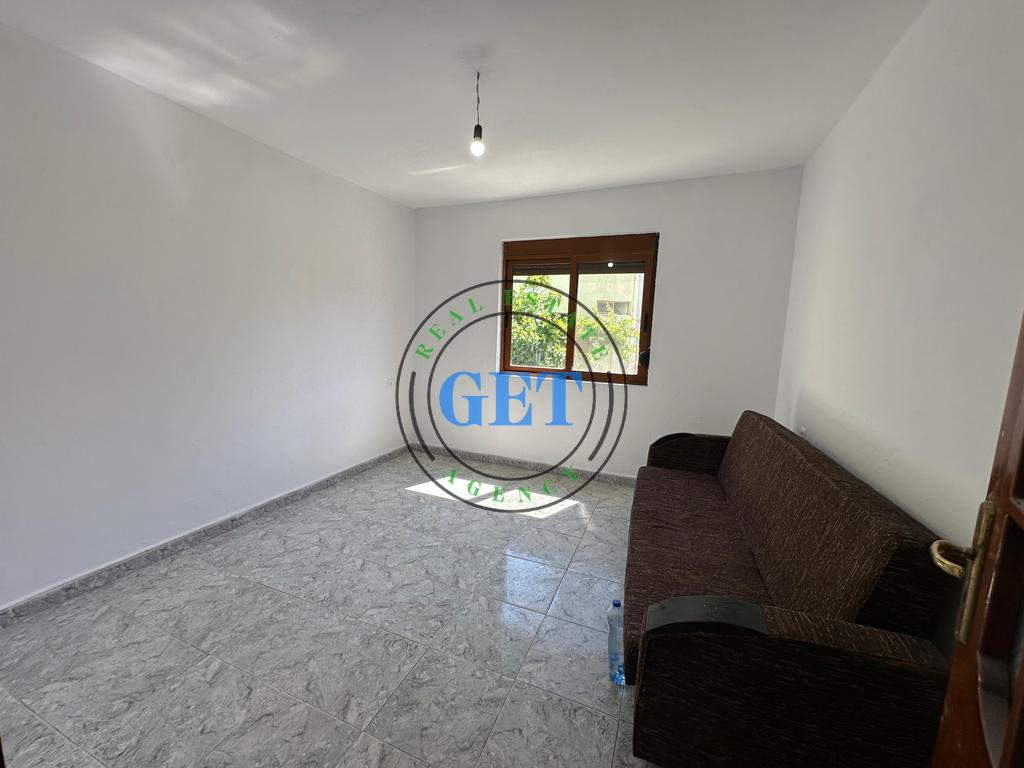 Shitet, Apartament 2+1, Tek Lagja 18. Shum Prane S