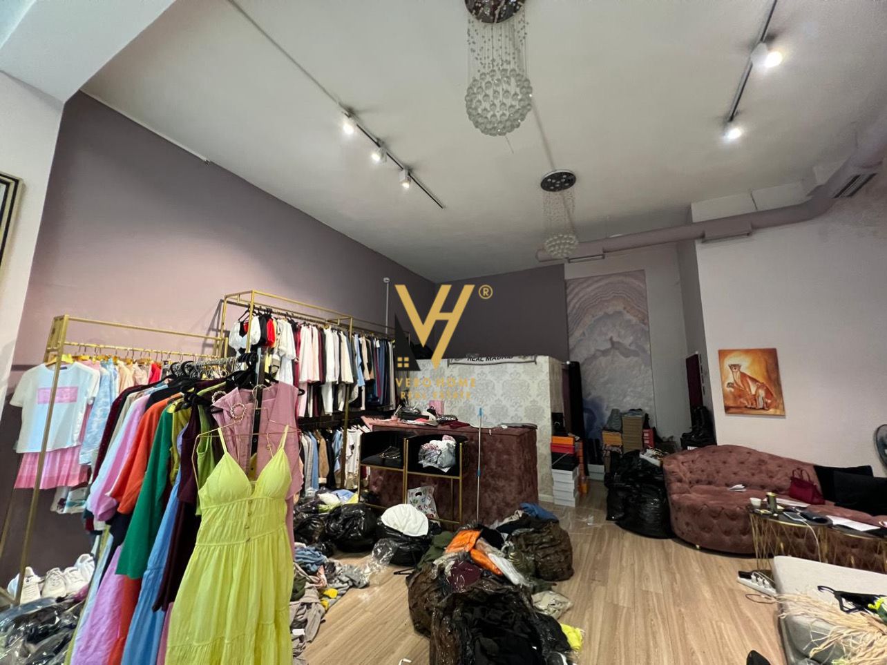 DYQAN TE RRUGA MARGARITA TUTULANI 700 EURO