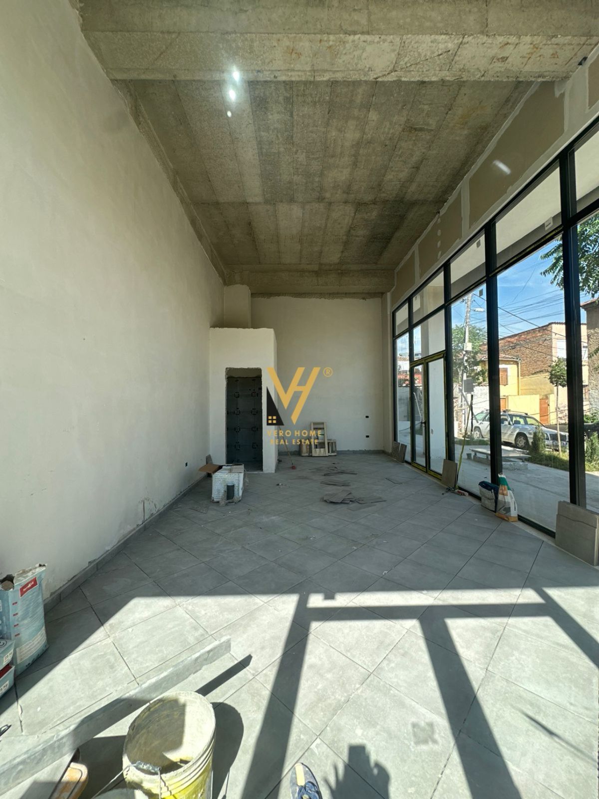 JEPET DYQAN 45 M2 ME QERA TE PAZARI I RI 1.000 EUR