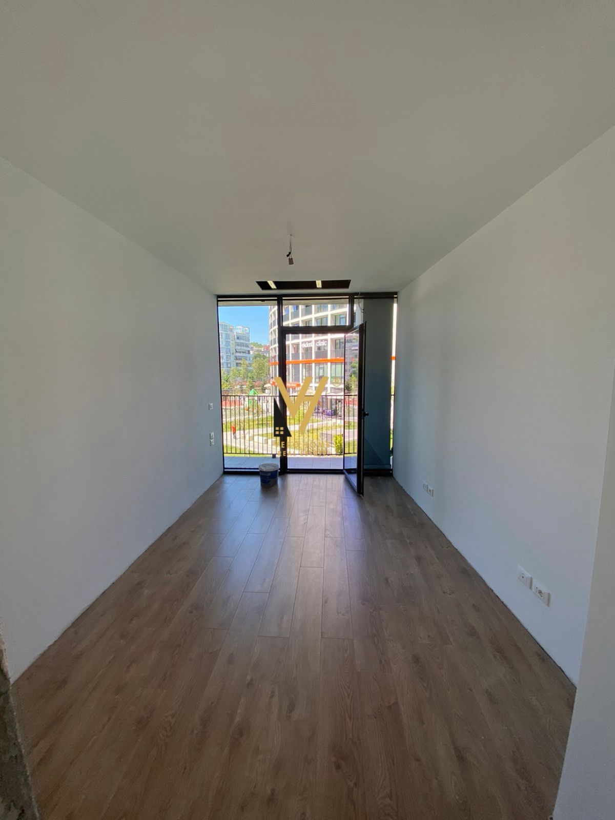 ZYRE 102M2 TE LAKE VIEW RESIDENCE 1.500 EURO