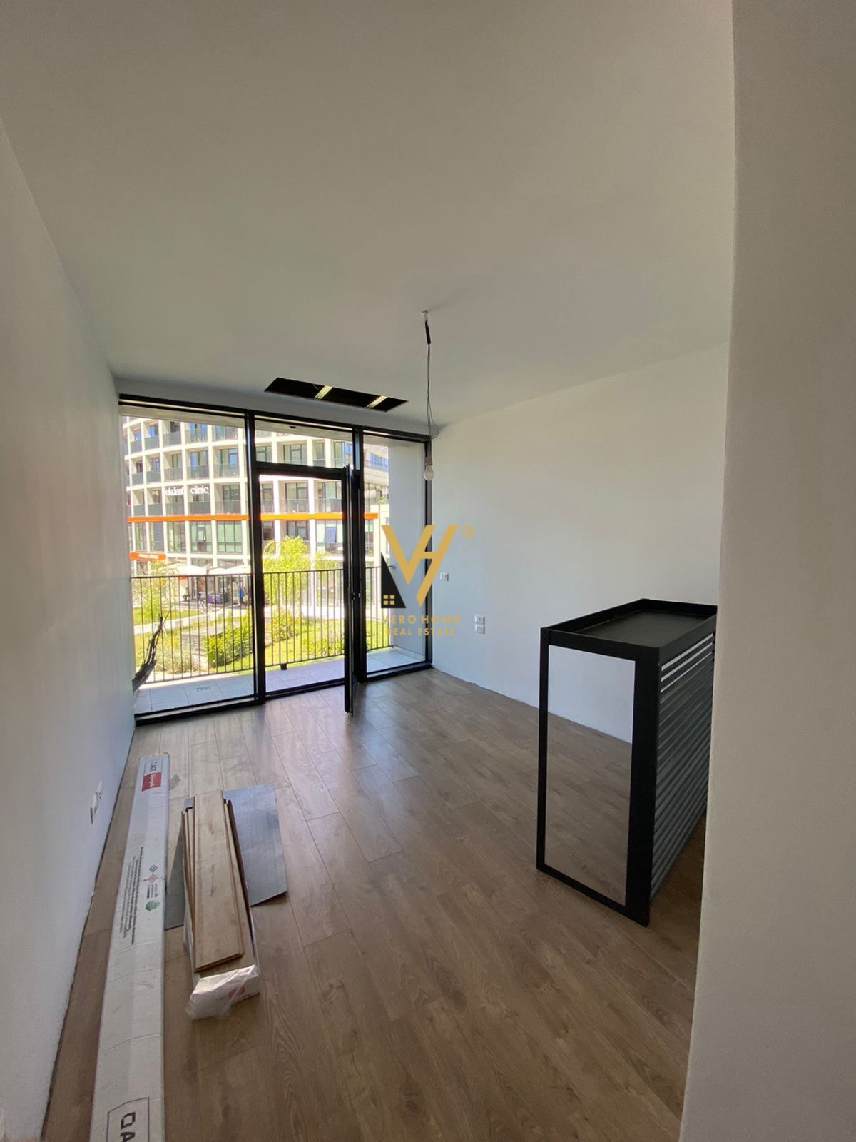 ZYRE 102M2 TE LAKE VIEW RESIDENCE 1.500 EURO