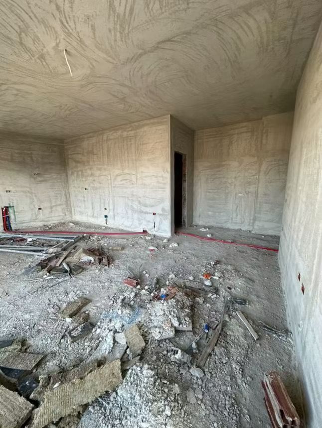 Shitet 2+1+2 Apartament ne Zonen e Bulevardit ri