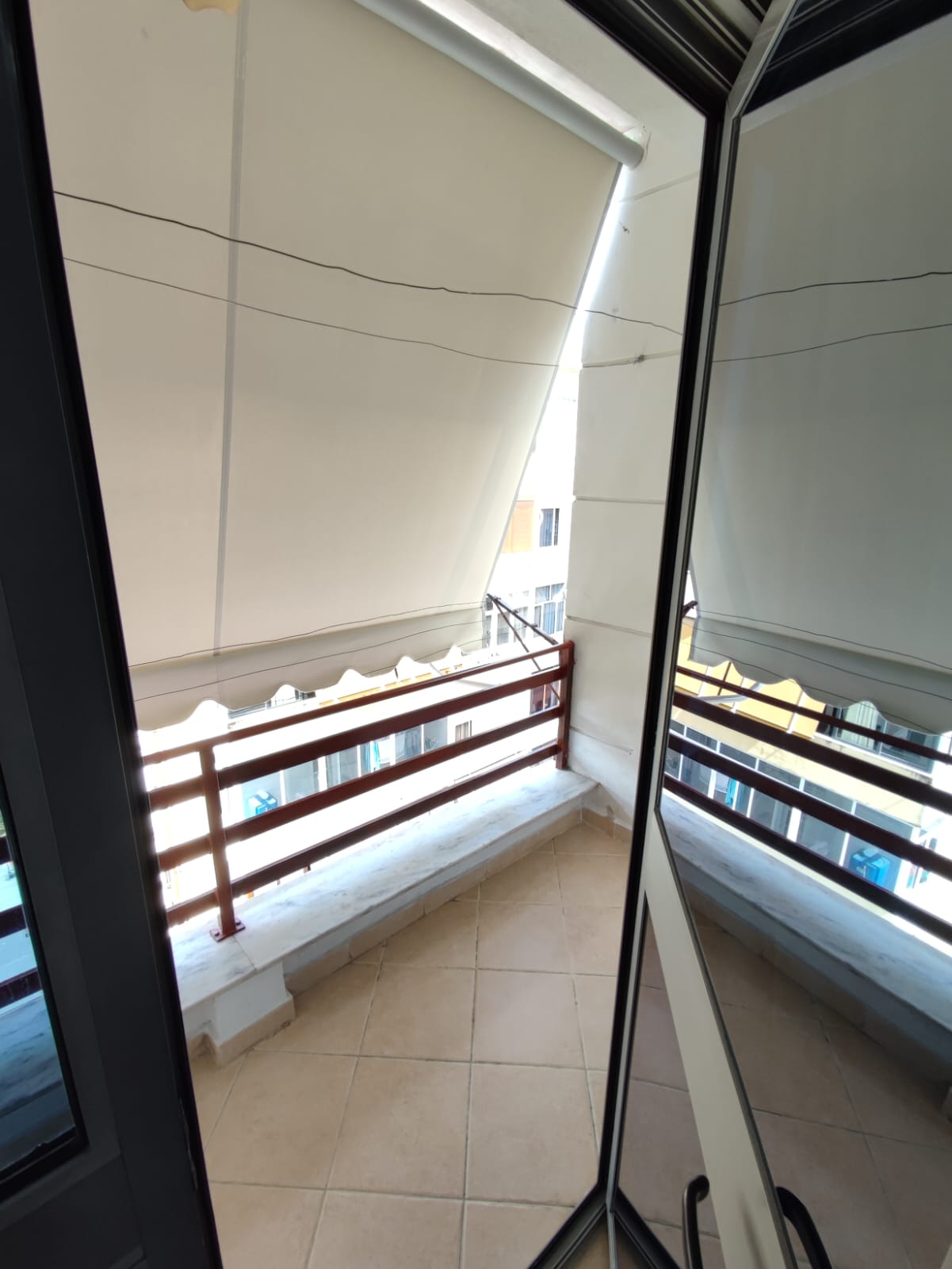 Jepet me qera Apartamenti 1+1 , Astir