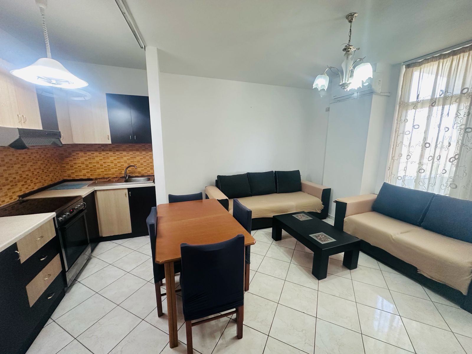 Jepet me qera Apartamenti 1+1 , Laprake