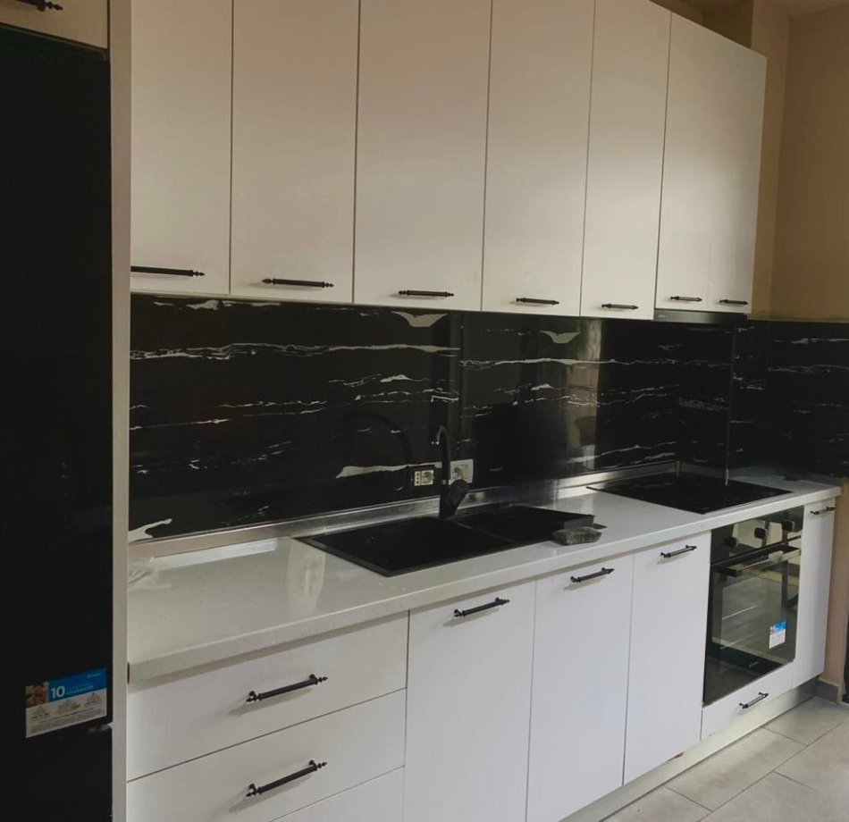 Jepet me qera Apartamenti 1+1 , Rruga 5 Maj