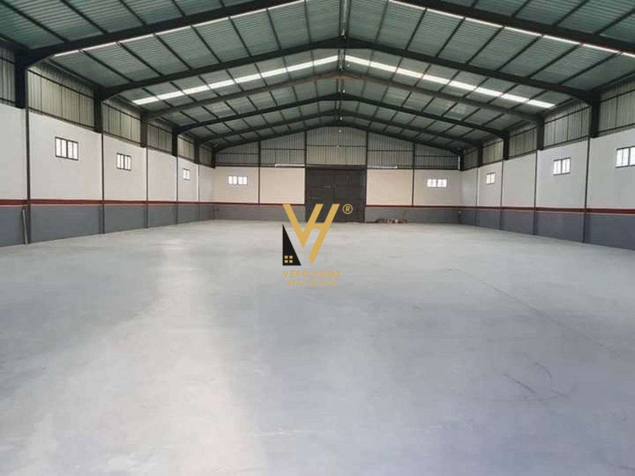 KAPANON 1.000 M2 ME QERA NE MEZEZE 4.500 EURO