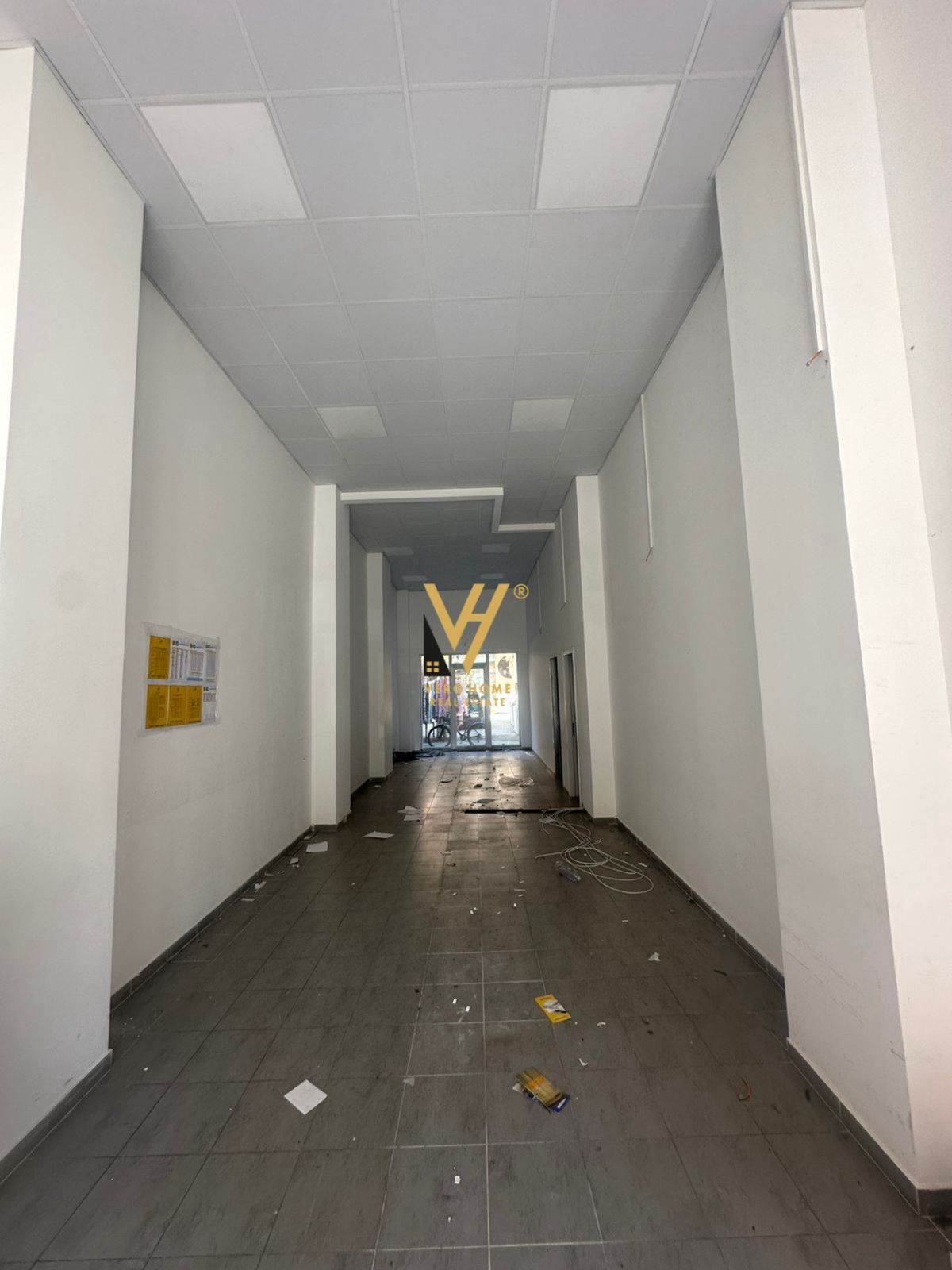 DYQAN 50M2 ME QERA TE MYSLYM SHYRI 1.300 EURO