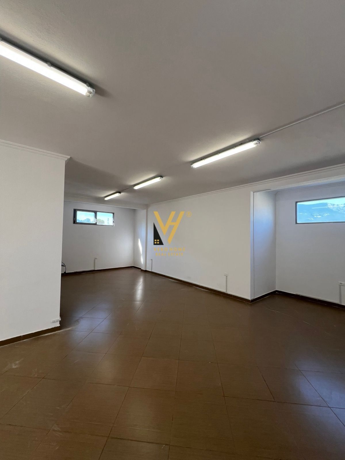 ZYRE 120 M2 ME QERA NE SAUK 600 EURO