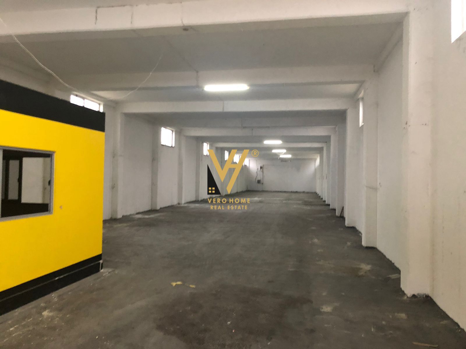 MAGAZINE 550M2 TE AUTOSTRADA TR-DR 3.500 EURO