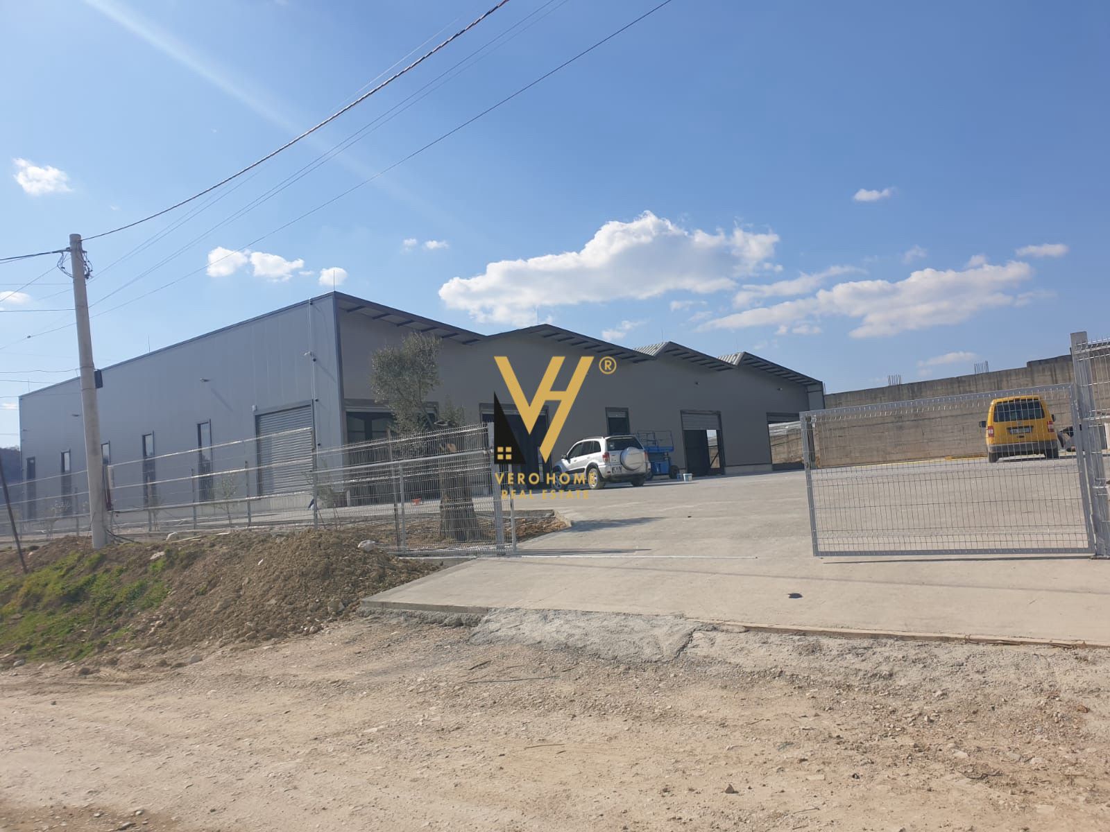 KAPANON DHE TRUALL 4.400 M2 NE MEZEZ 5.000.000 EUR