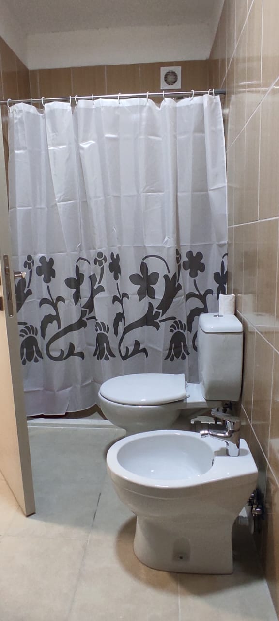 Jepet me qera Apartamenti 2+1 te rruges 5 Maj Cmi