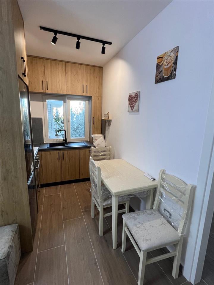 Jepet me qera Apartamenti 1+1 , Selite