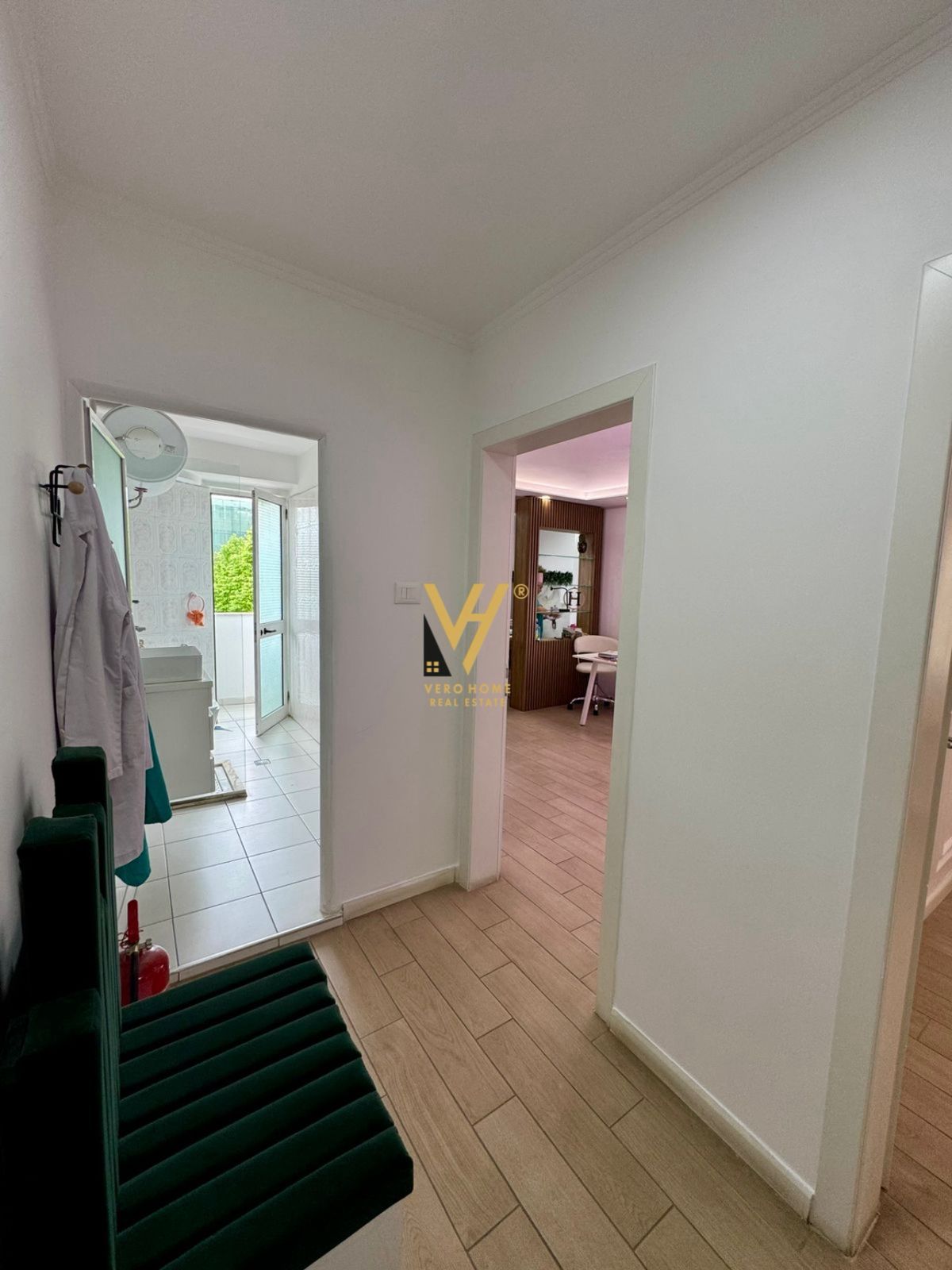 AMBIENT 68 M2 ME QERA NE VASIL SHANTO 750 EURO