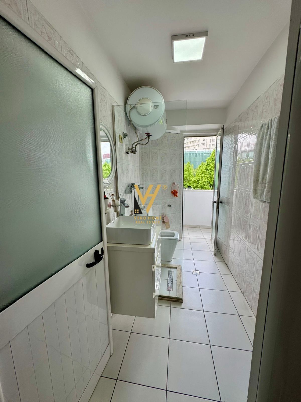 AMBIENT 68 M2 ME QERA NE VASIL SHANTO 750 EURO