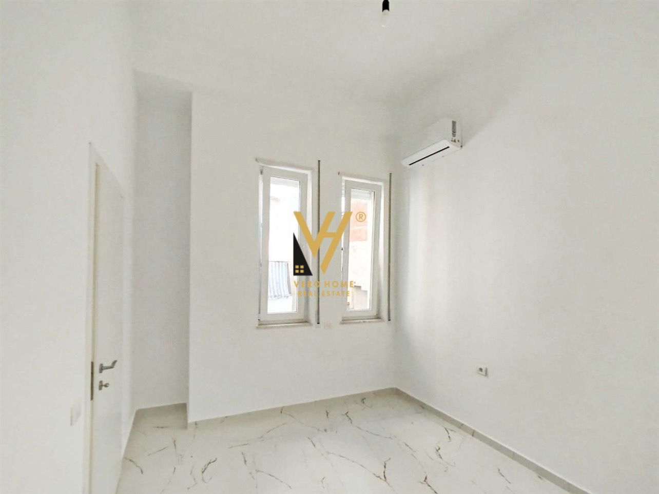 ZYRE 90 M2 ME QERA TE RRUGA MINE PEZA 800 EURO