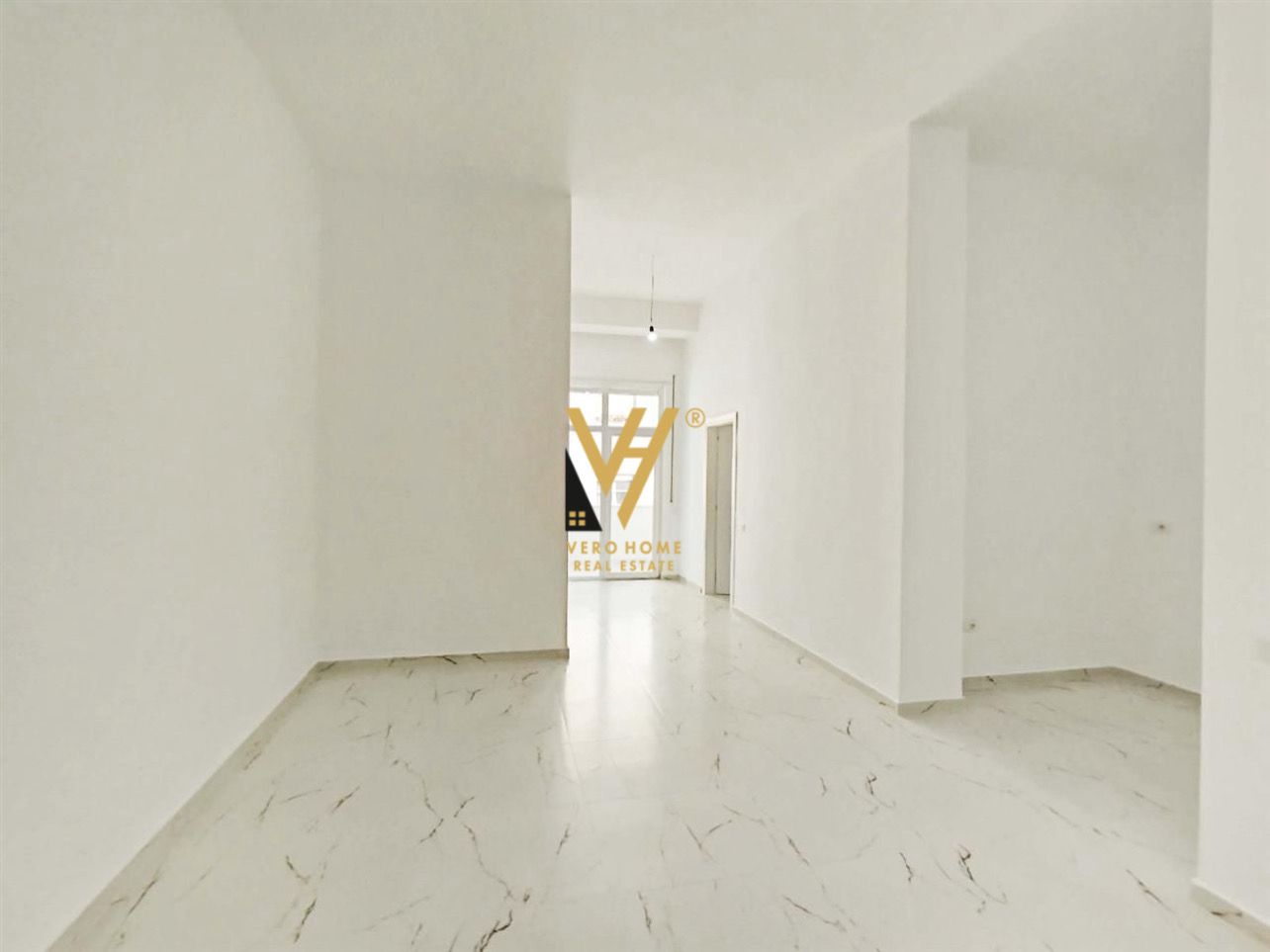 ZYRE 90 M2 ME QERA TE RRUGA MINE PEZA 800 EURO