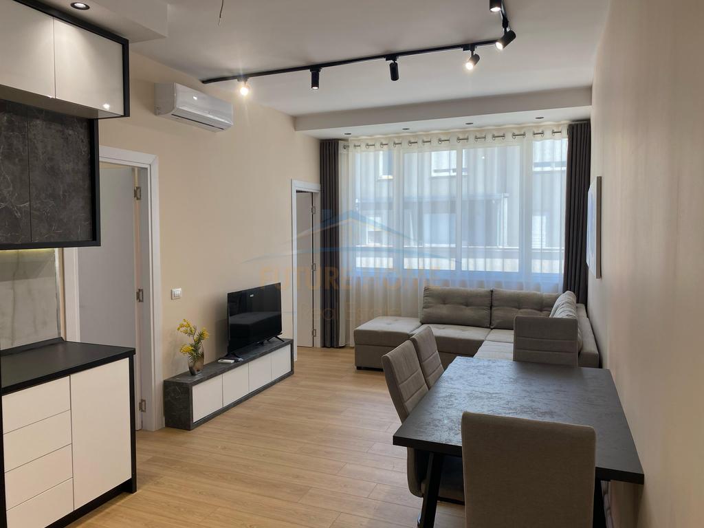 Shitet Apartament 2+1+2 Rr.Dritan Hoxha 143.000 Eu