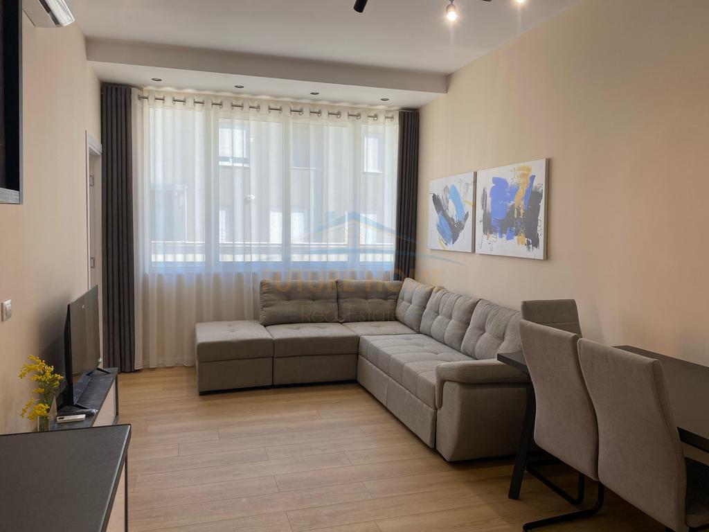 Shitet Apartament 2+1+2 Rr.Dritan Hoxha 143.000 Eu