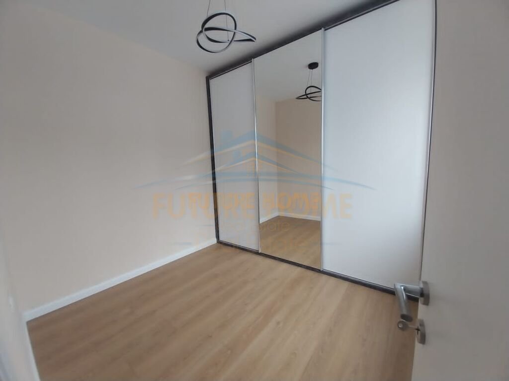 Shitet Apartament 2+1+2 Rr.Dritan Hoxha 143.000 Eu