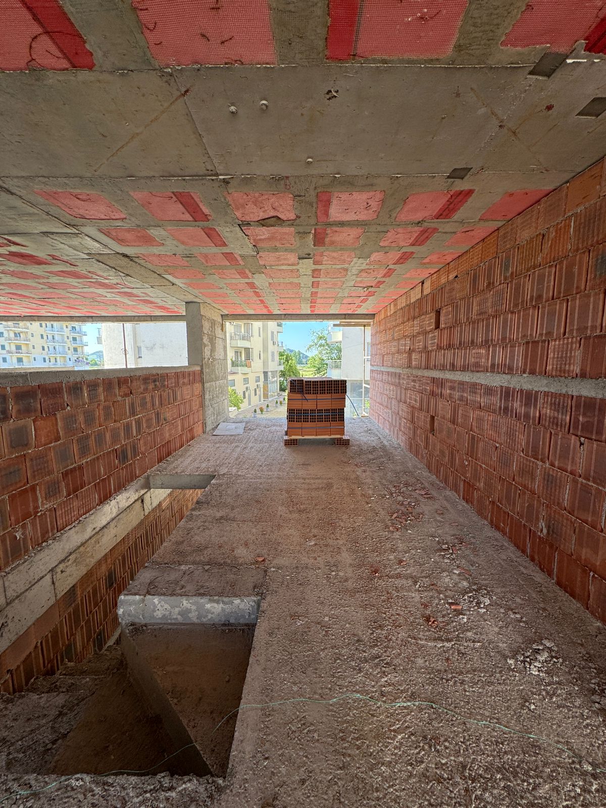 Super duplex i ri per vetem 1100€/m²,Golem