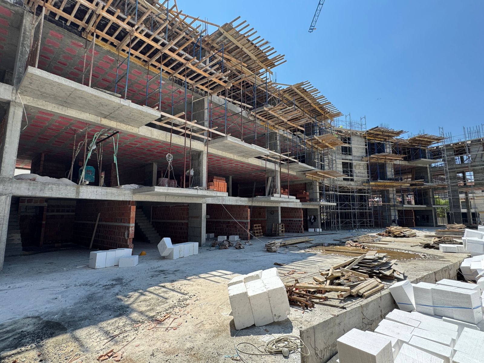 Super duplex i ri per vetem 1100€/m²,Golem