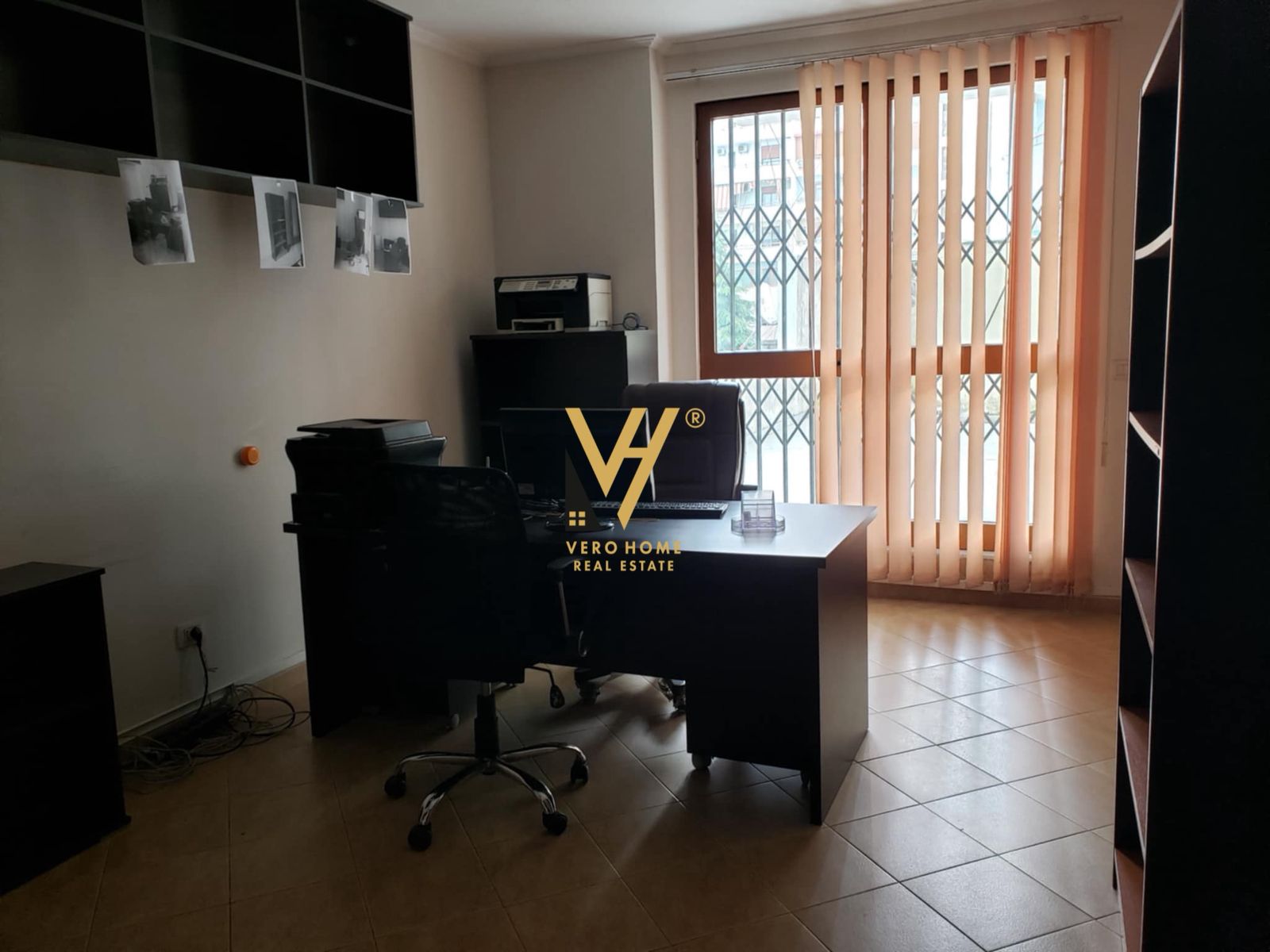 ZYRE 60 M2 ME QERA TE ISH EKSPOZITA 450 EURO