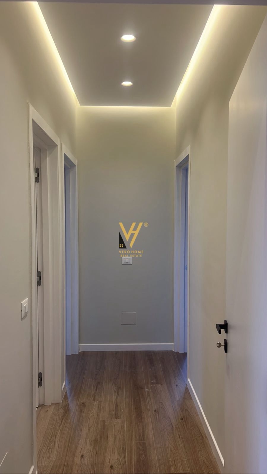 ZYRE 127 M2 TE RRUGA E KOSOVAREVE 1.500 EURO