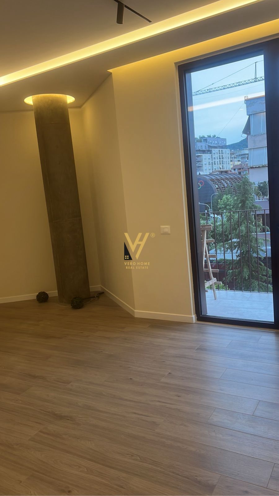 ZYRE 127 M2 TE RRUGA E KOSOVAREVE 1.500 EURO