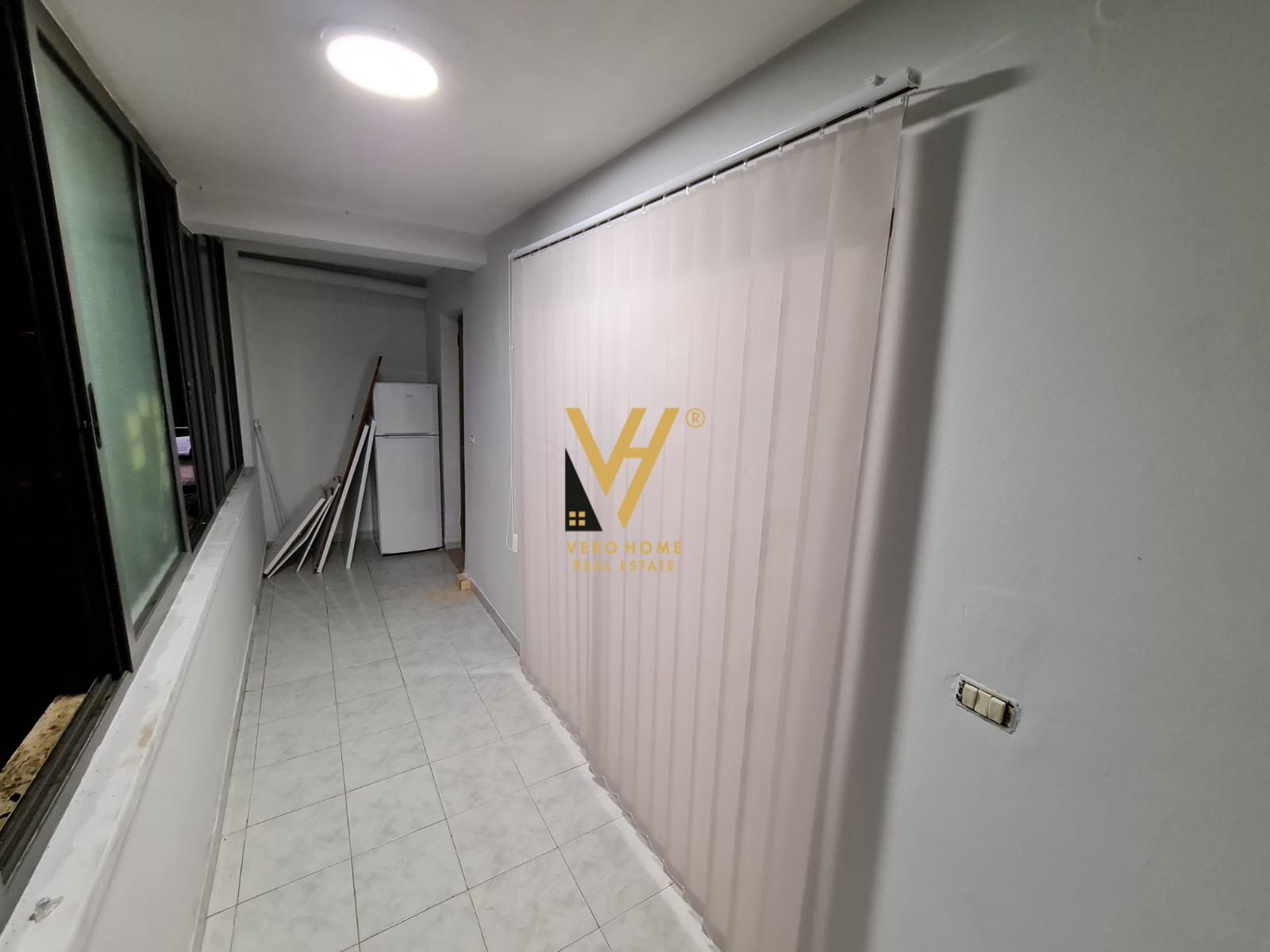 ZYRE 120 M2 ME QERA TE SHESHI WILLSON 850 EURO