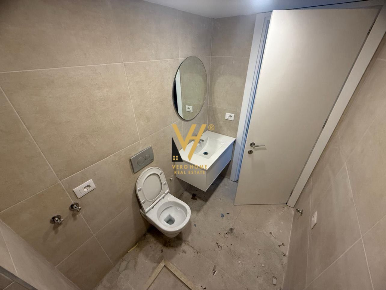 ZYRE TE GOLDEN PARK 3, YZBERISHT 450 EURO