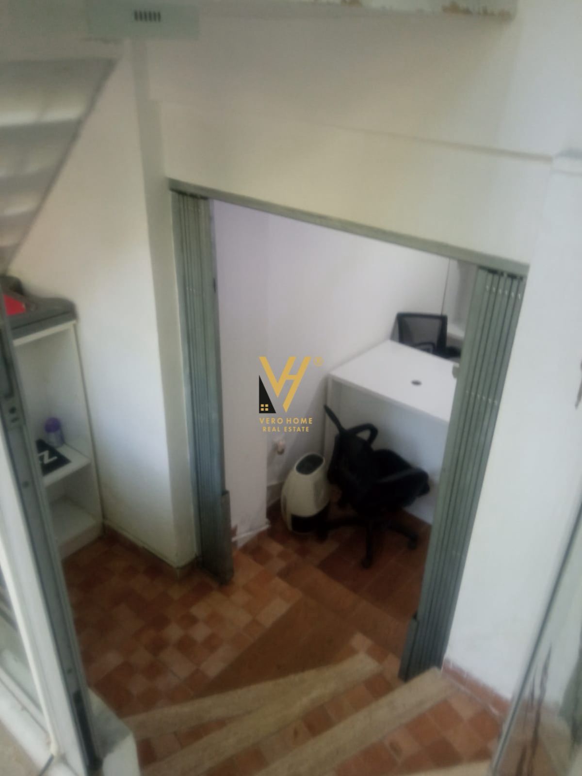 DYQAN 11M2 ME QERA TEK ISH EKSPOZITA 20.000 LEKE