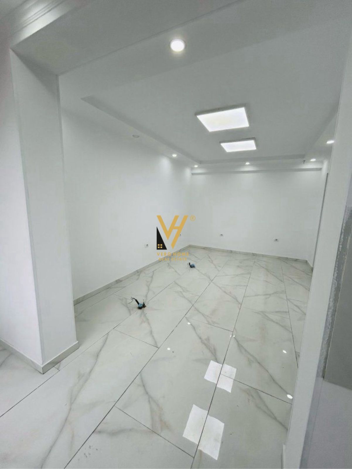 ZYRE 65M2 ME QERA TE RRUGA E DIBRES 900 EURO