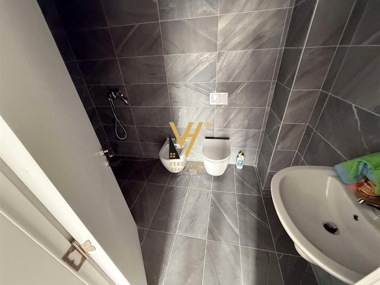 ZYRE 70M2 ME QERA TE BULEVARDI I RI 500 EURO