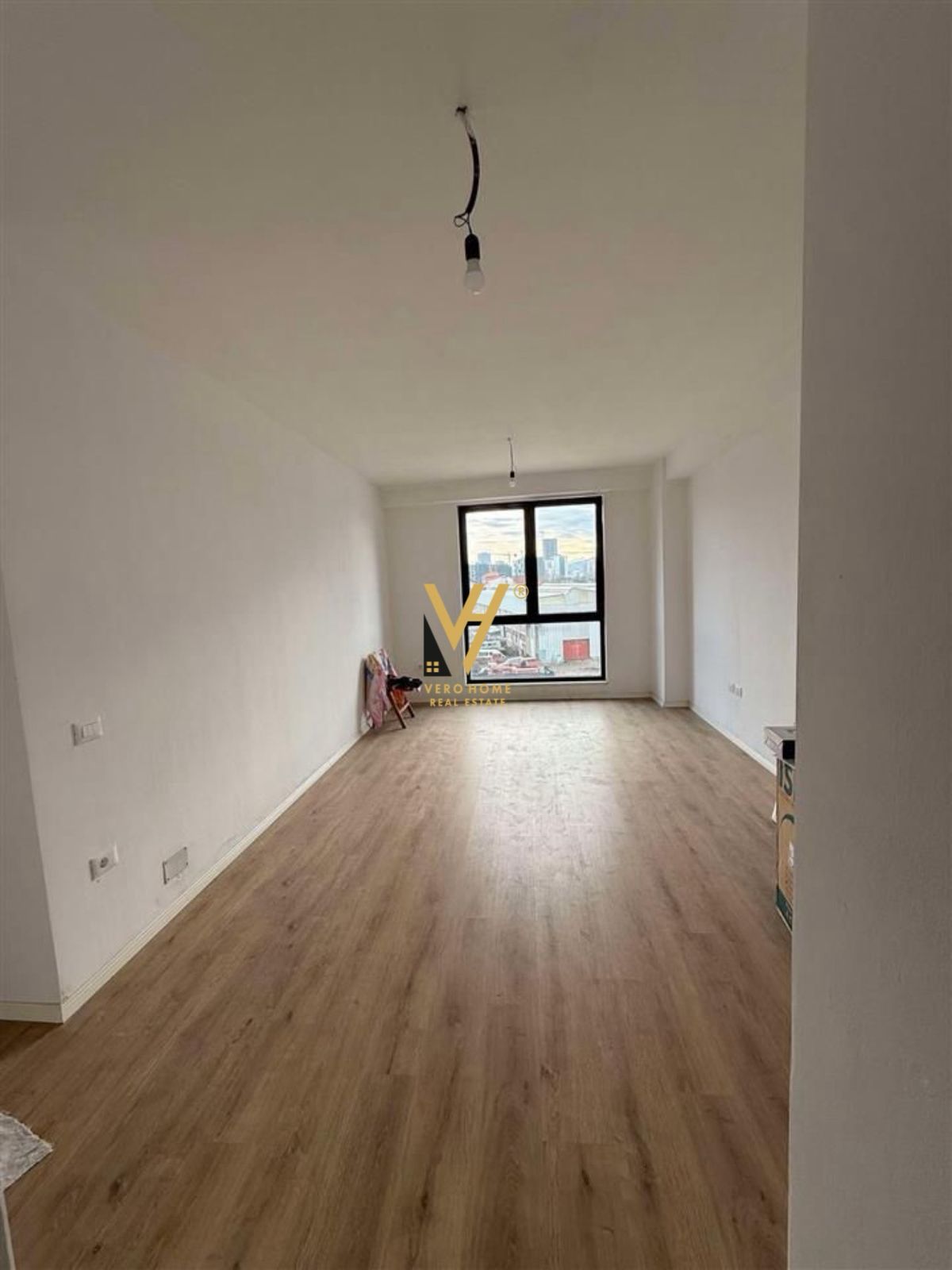 ZYRE 70M2 ME QERA TE BULEVARDI I RI 500 EURO