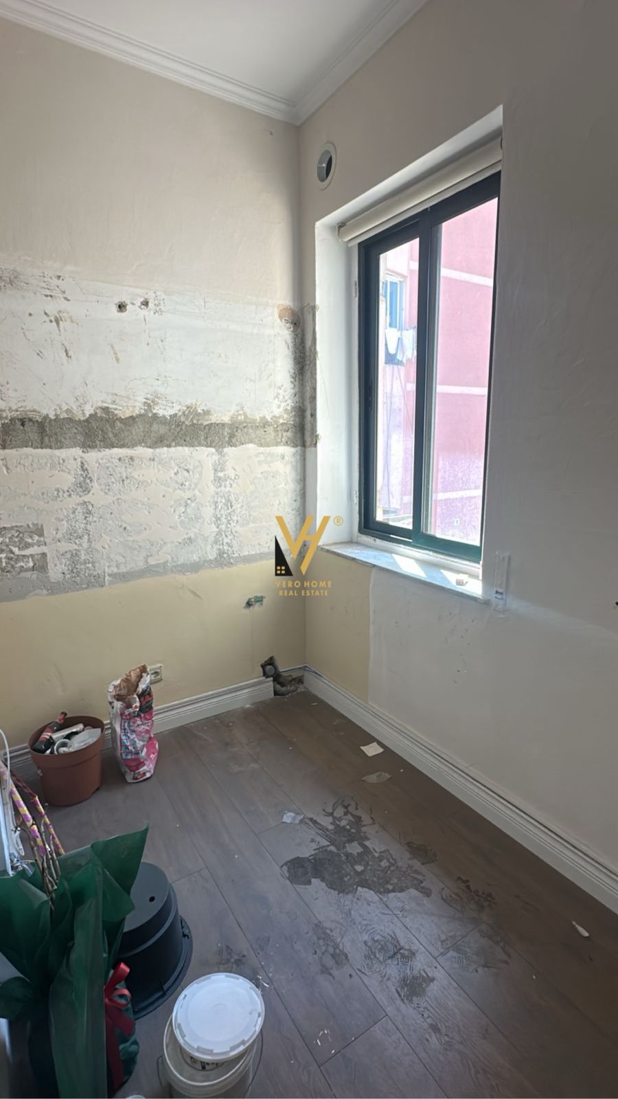 ZYRE 90M2 ME QERA TE SHESHI WILLSON 1.000 EURO