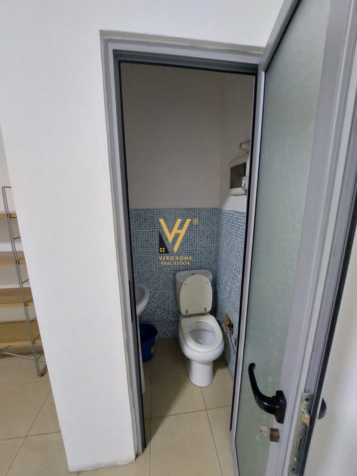 DYQAN 21.5 M2 NE QENDER,RR.BARDHOK BIBA 175.000 E