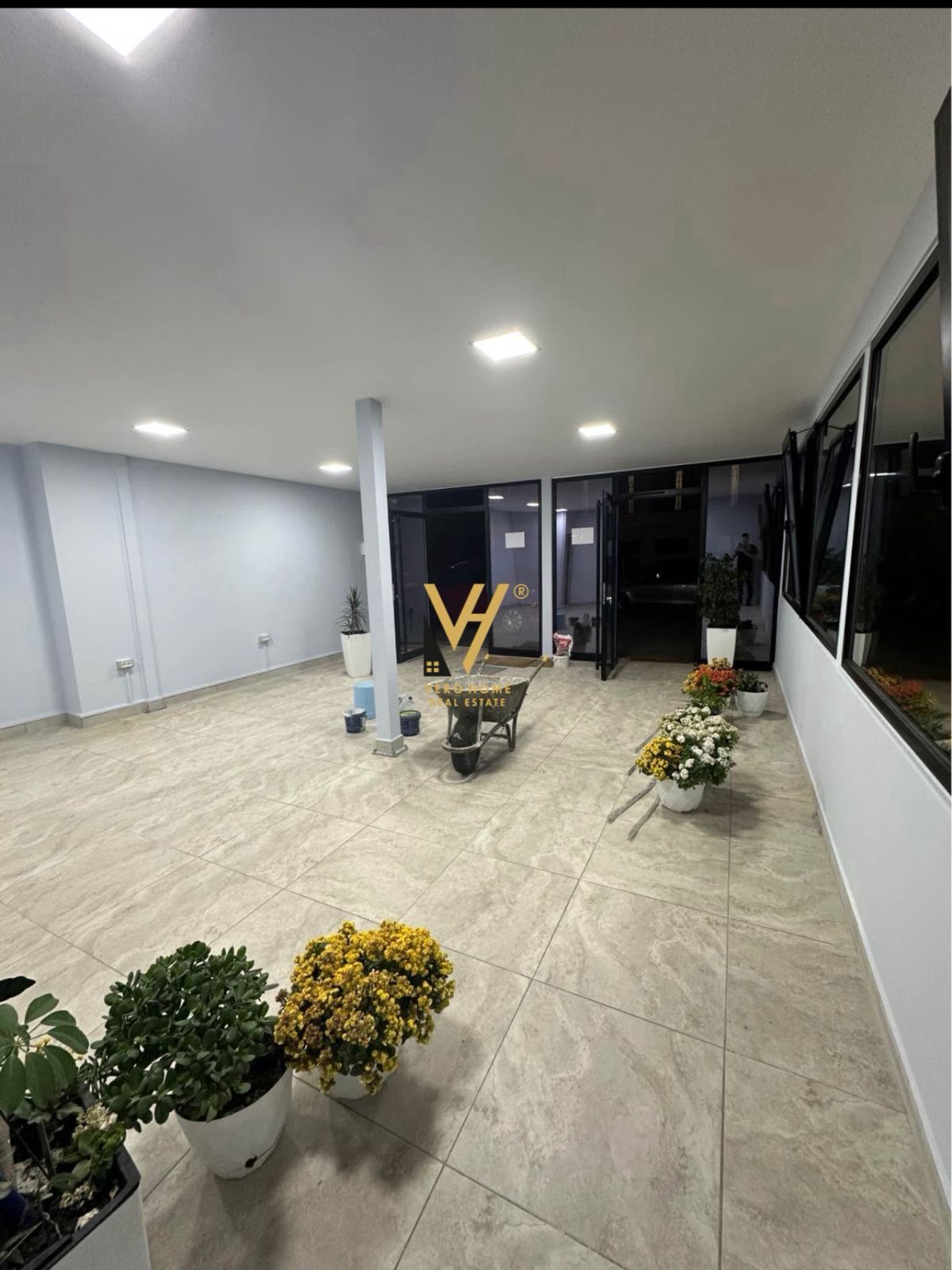 DYQAN 45M2 ME QERA TE XHAMIA E SAUKUT 380 EURO