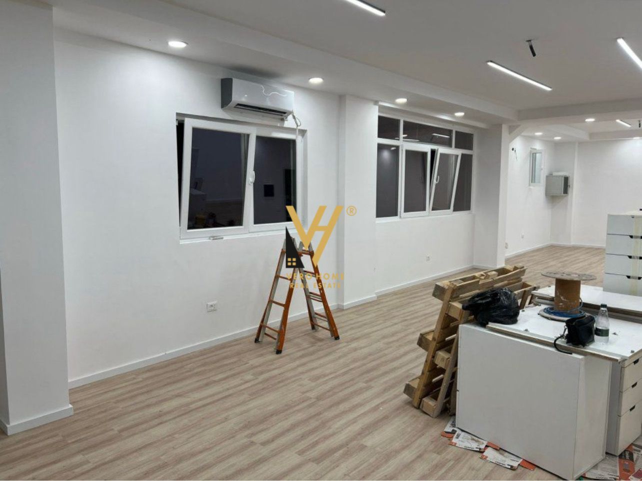 AMBIENT 75M2 ME QERA TE BRRYLI 800 EURO