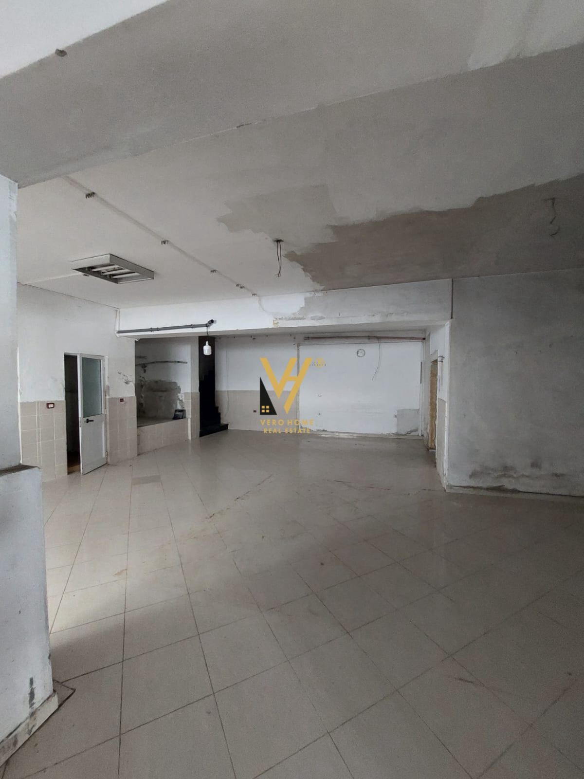 AMBJENT BIZNESI 996 M2 TE ALI DEMI 1.600.000 EURO