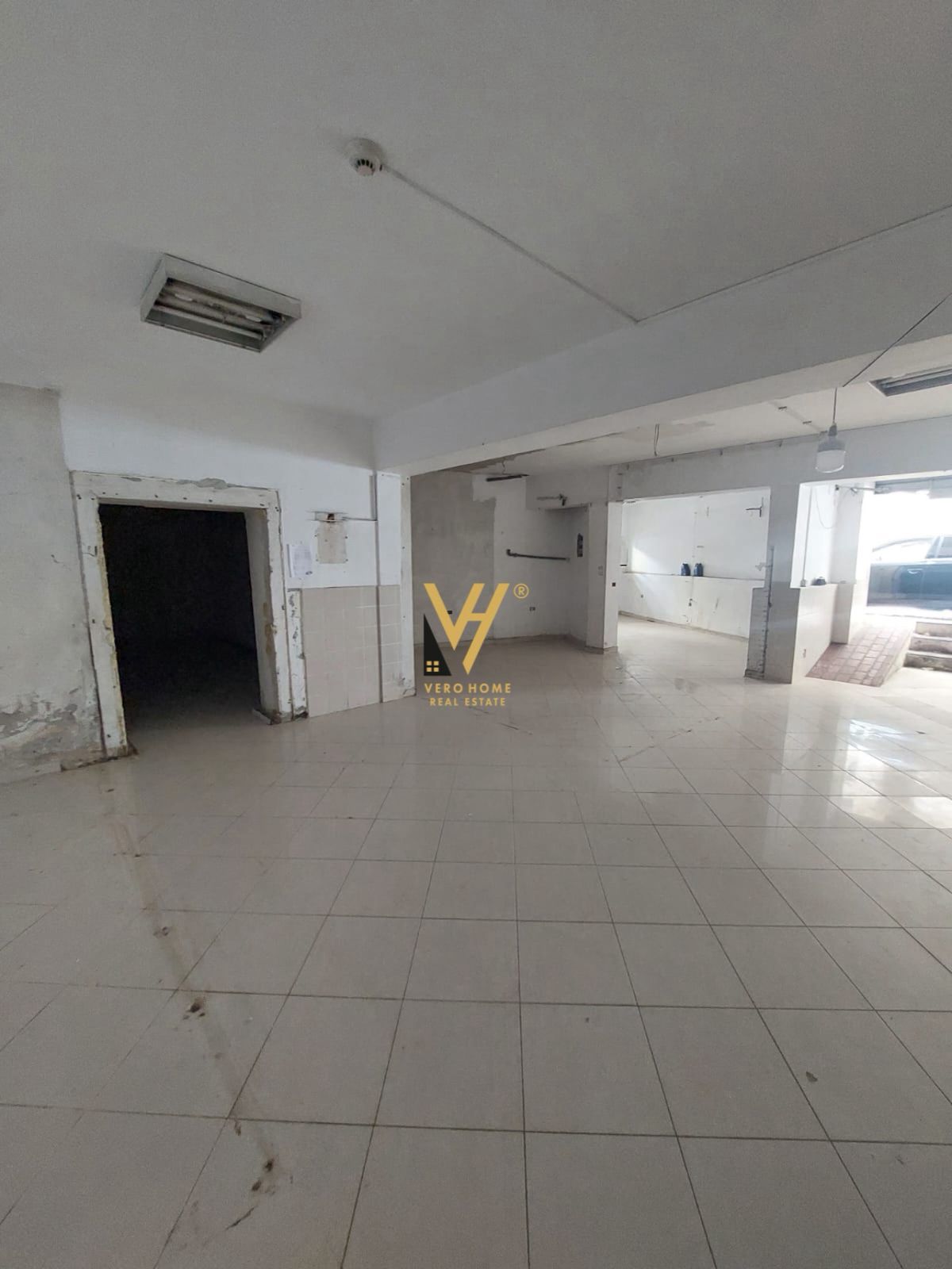 AMBJENT BIZNESI 996 M2 TE ALI DEMI 1.600.000 EURO