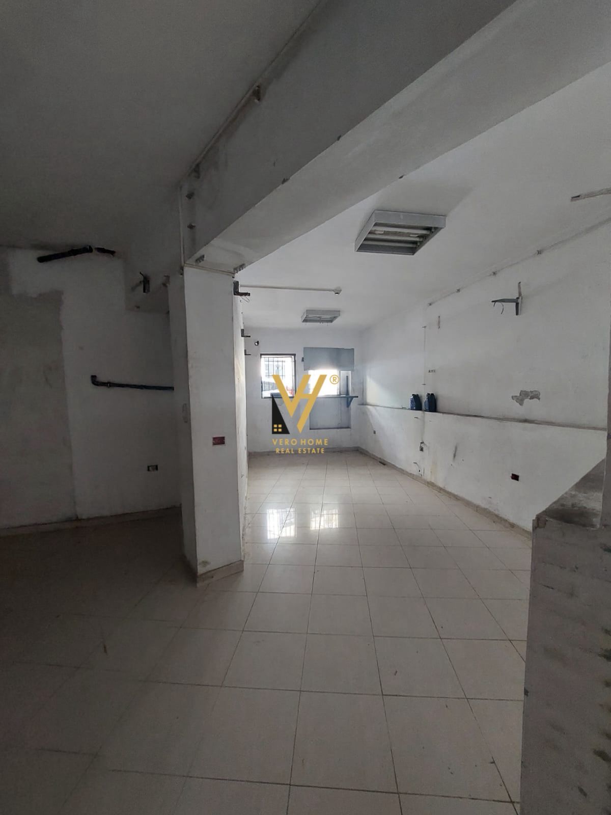 AMBJENT BIZNESI 996 M2 TE ALI DEMI 1.600.000 EURO