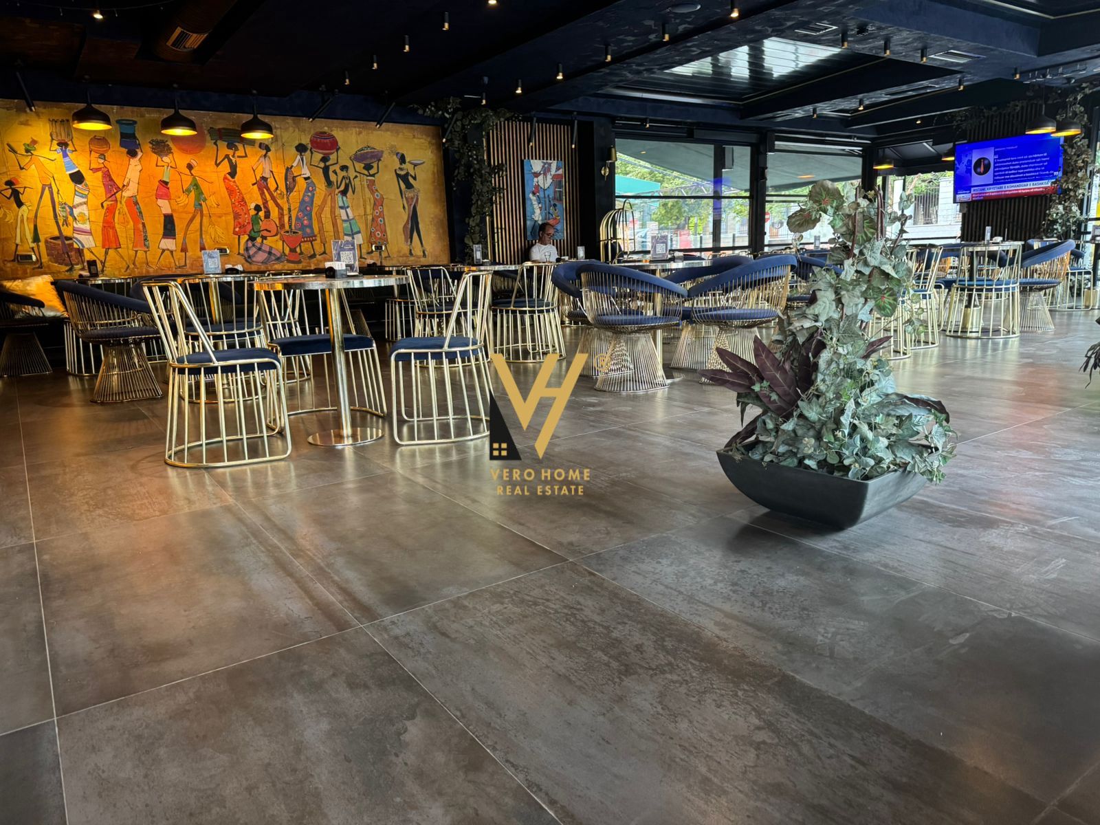 LOKAL I INVESTUAR 280M2 NE ELBASAN 700.000 EURO