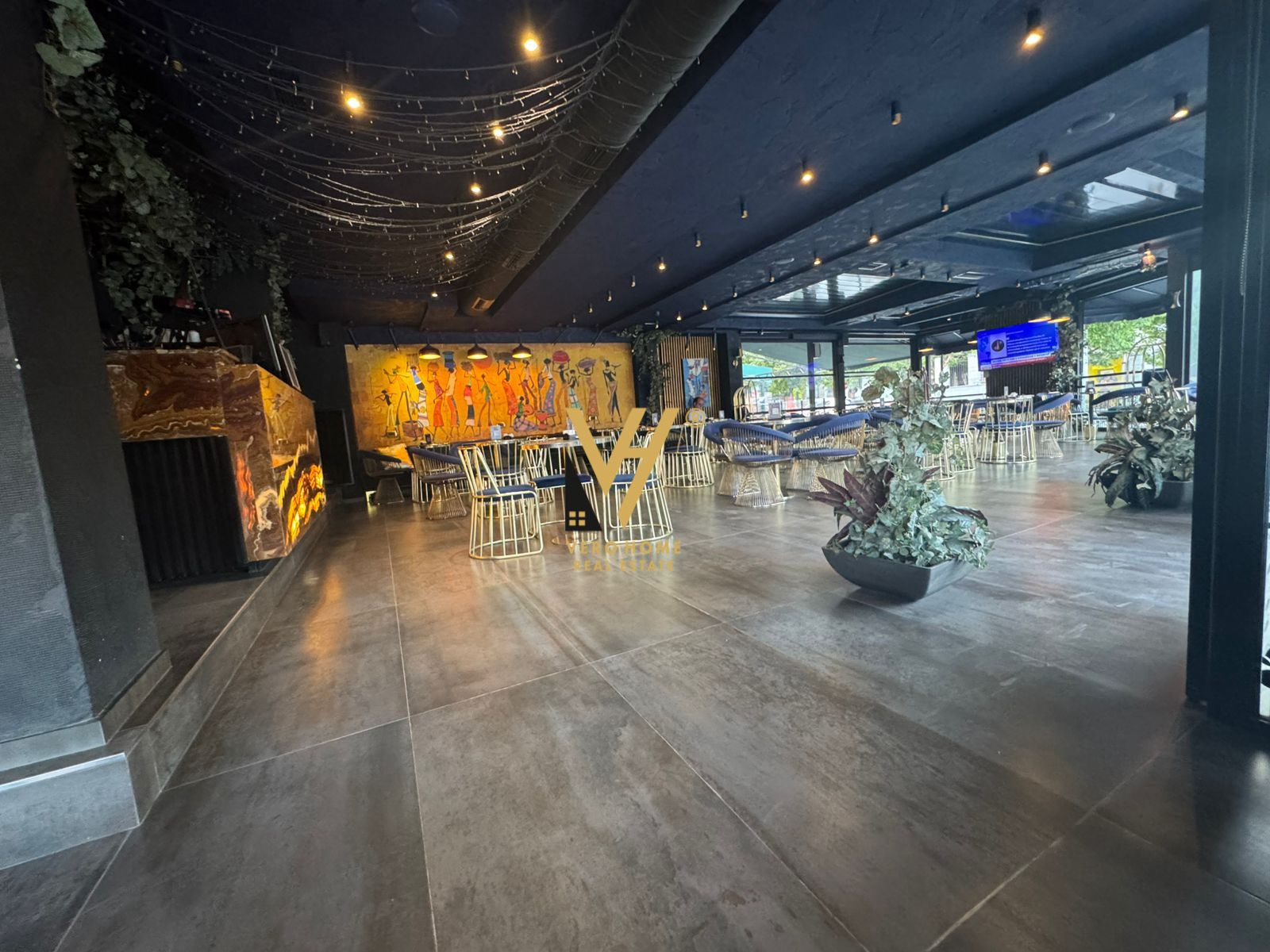 LOKAL I INVESTUAR 280M2 NE ELBASAN 700.000 EURO