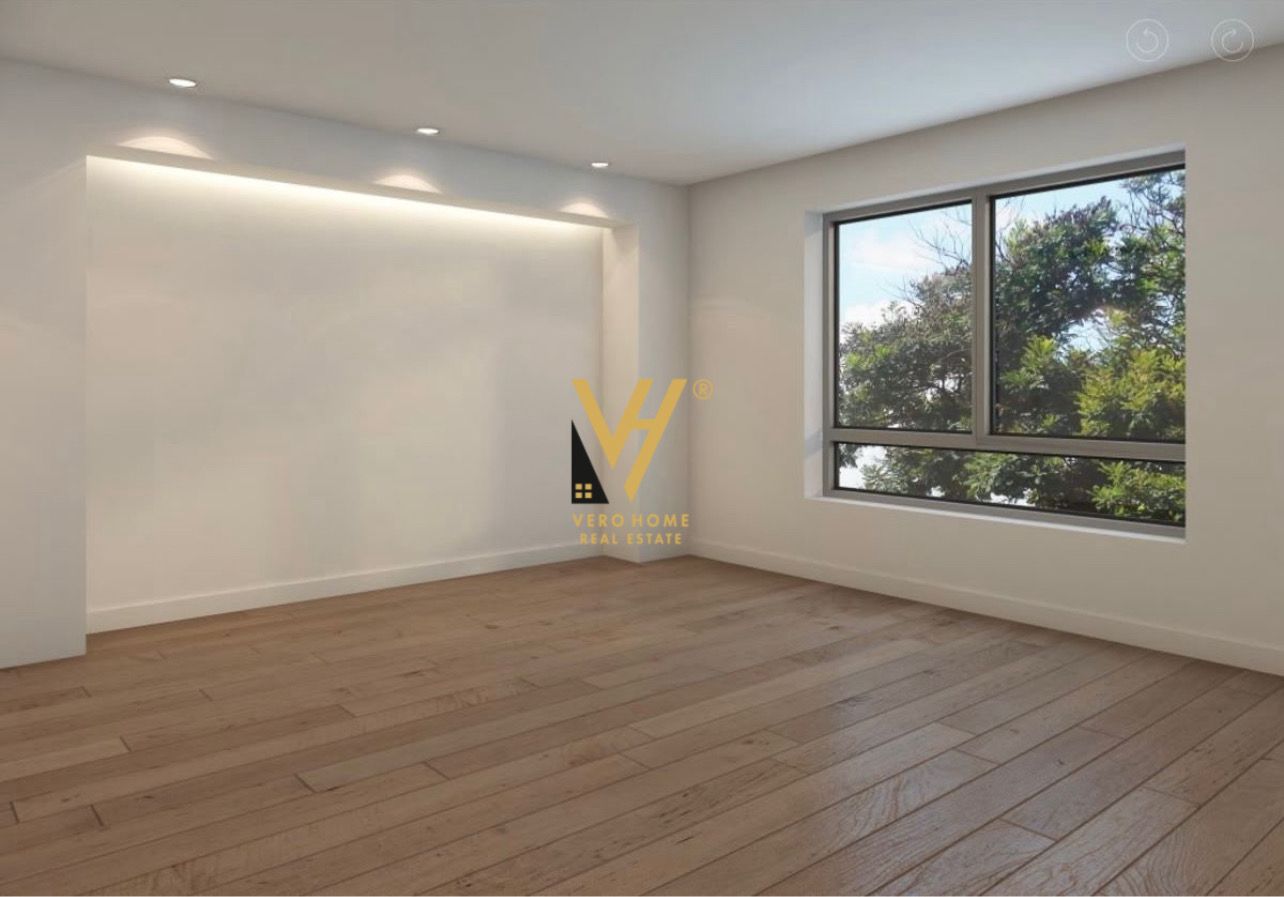 ZYRE 138 M2 ME QERA TE KOMUNA E PARISIT 1.800 EURO