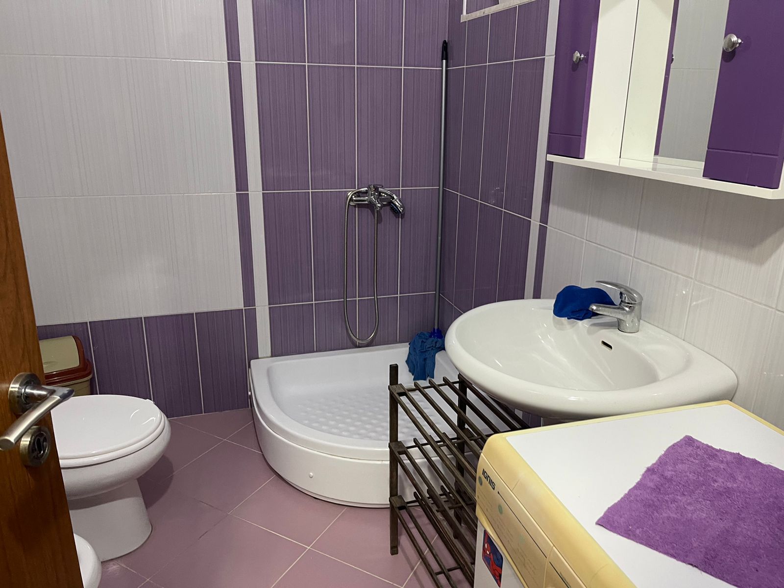 Apartament-2+1+2 550€ LIQNEI I THATE