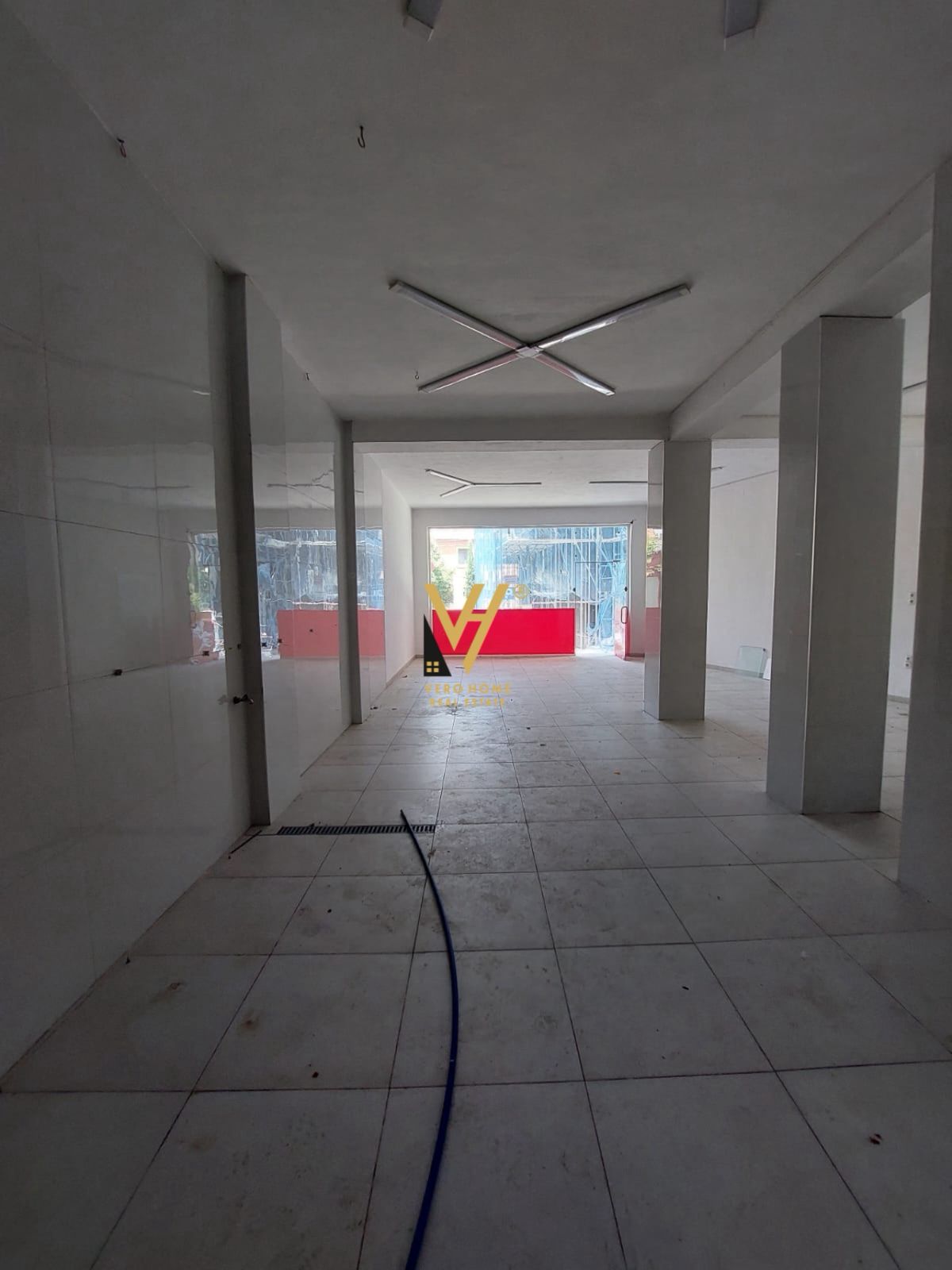 DYQAN 105 M2 ME QERA TE RRUGA 4 DESHMORET 800 EURO