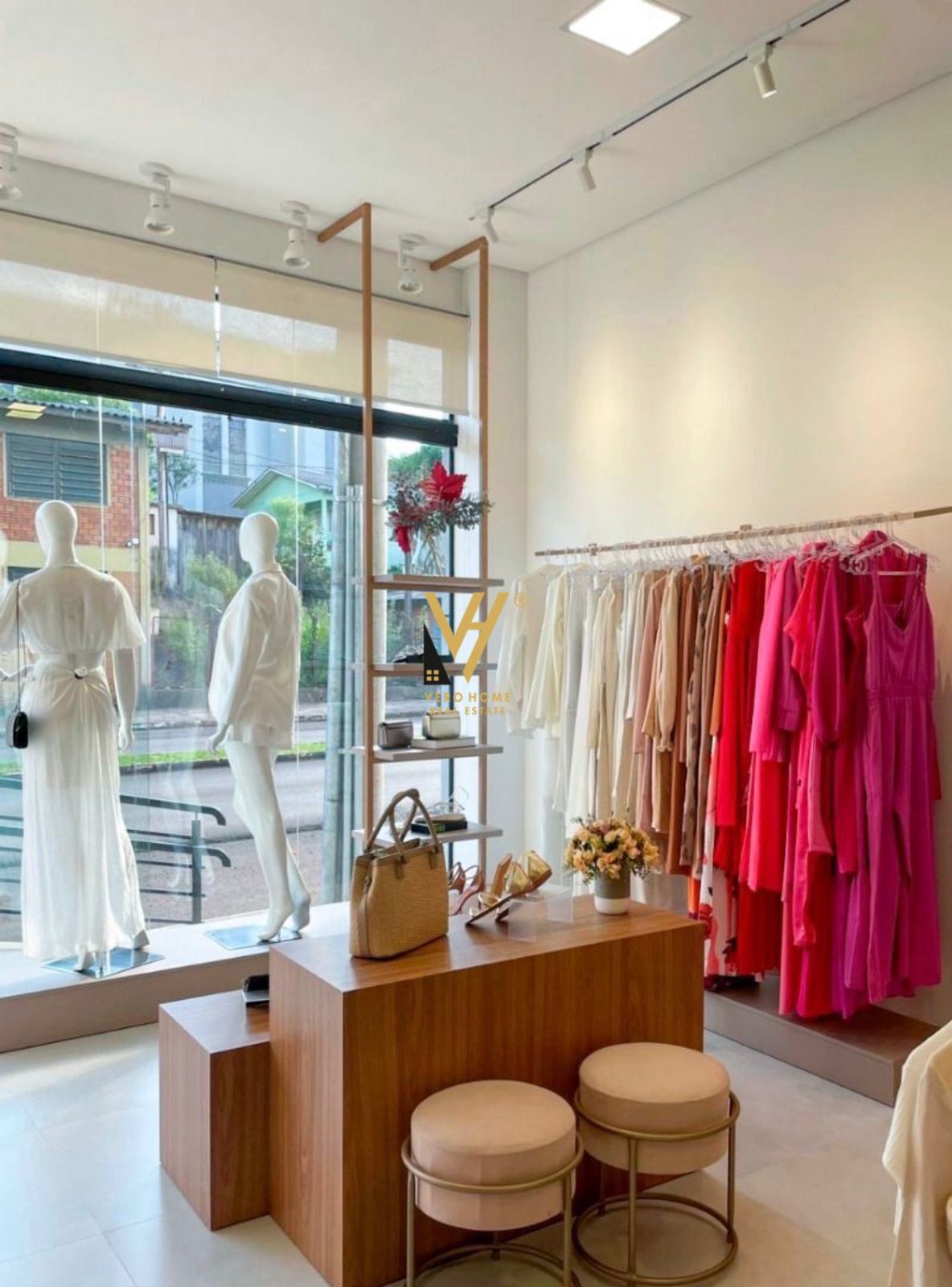 DYQAN 80 M2 ME QERA TE KOPSHTI BOTANIK 1.000 EURO