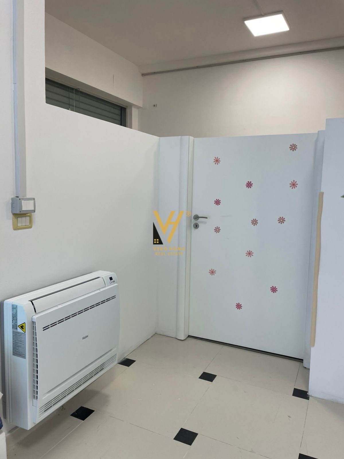 AMBIENT 100M2 ME QERA NE YZBERISHT 850 EURO