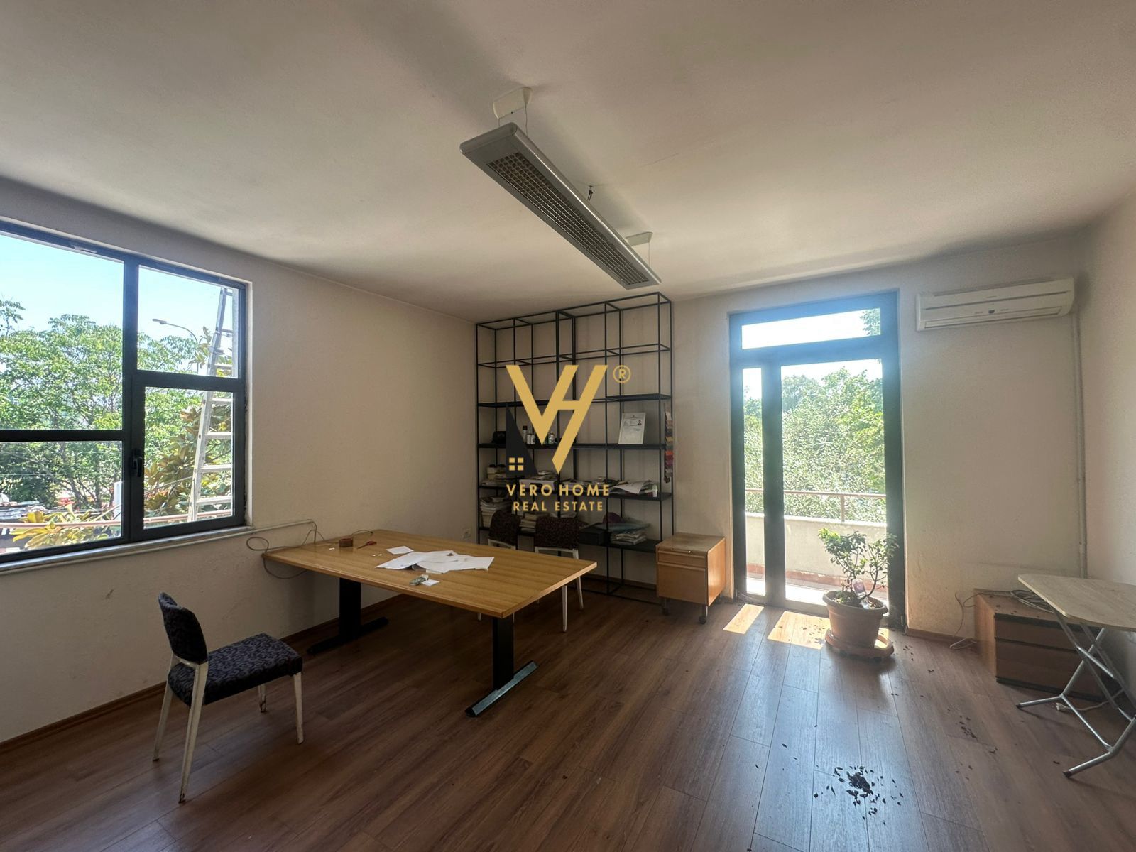 GODINE PAS FAKULTETIT EKONOMIK 2.700 EURO