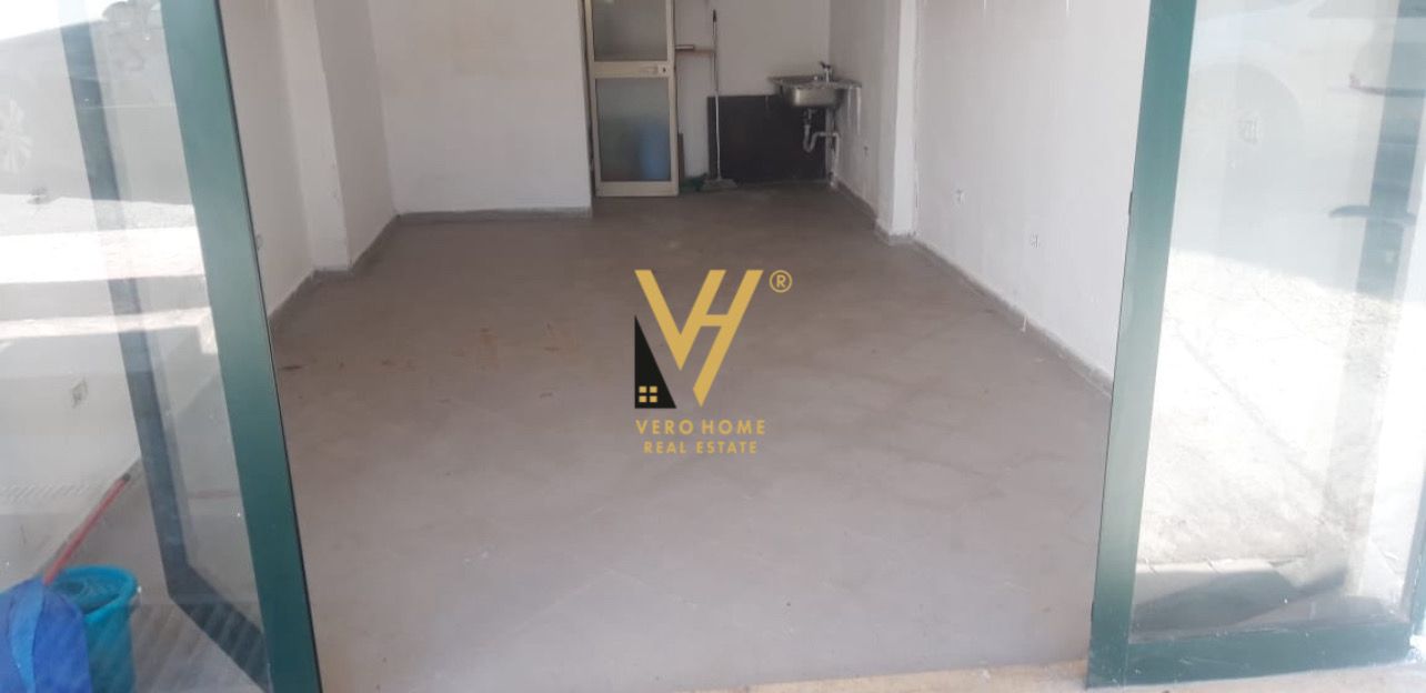 DYQAN 27 M2 ME QERA TE SHALLVARET 30.000 LEKE